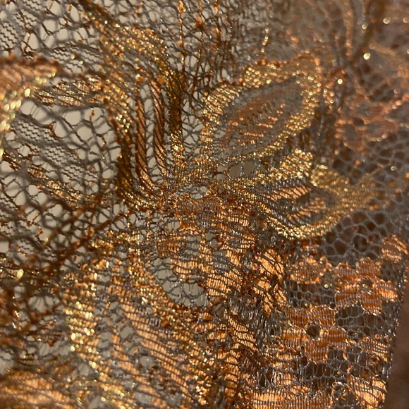 Lace dress - Picture 5 of 8